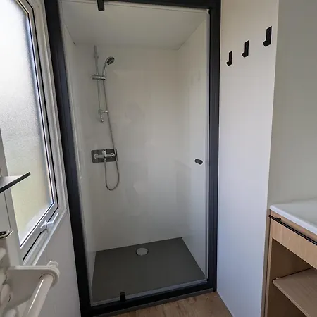 Mobil Climatise Avec Piscine Viviers