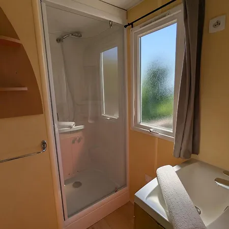 Mobil Climatise Avec Piscine
